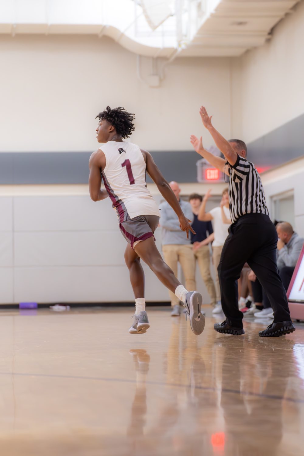 Riverdale player driving to the basket